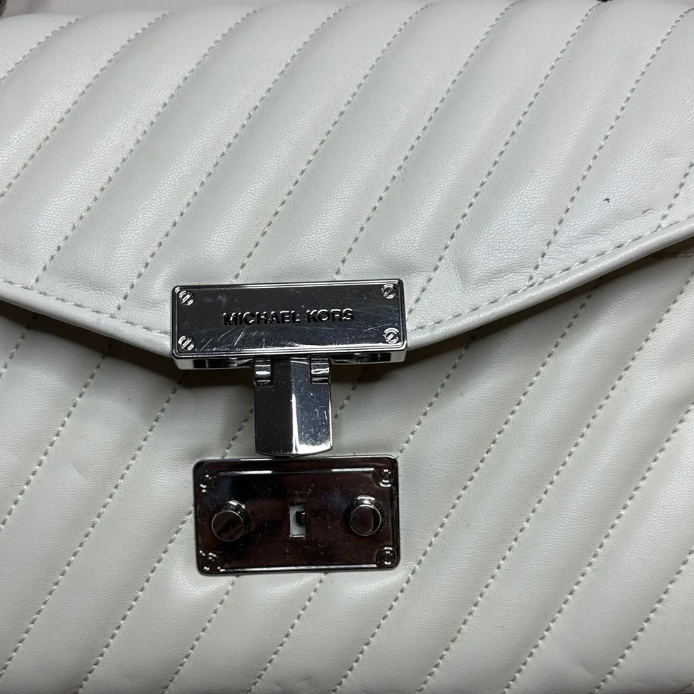 White Quilted Chain Michael Kors Shoulder Bag - Picture 2 of 3